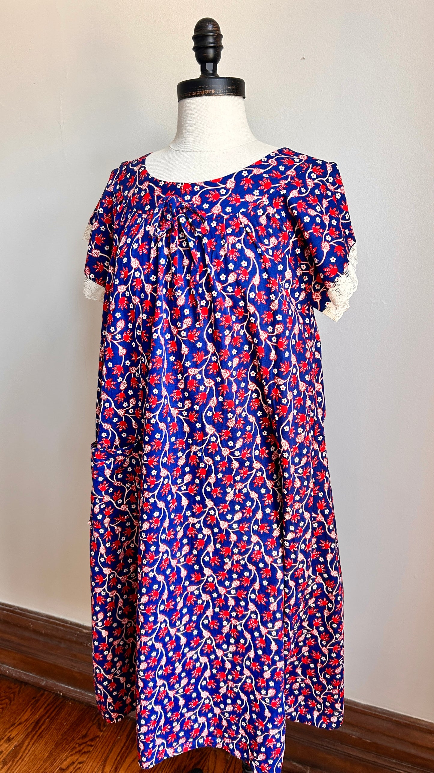 1970s navy + red floral prairie dress, sz. large/XL