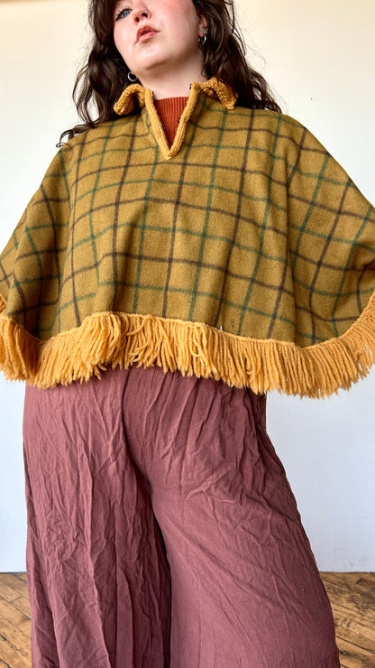 1970s green plaid wool cape, open size