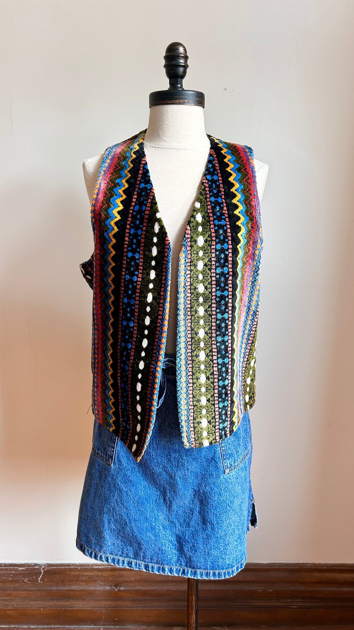 1970s multicolor patterned terry cloth vest, sz. medium/large