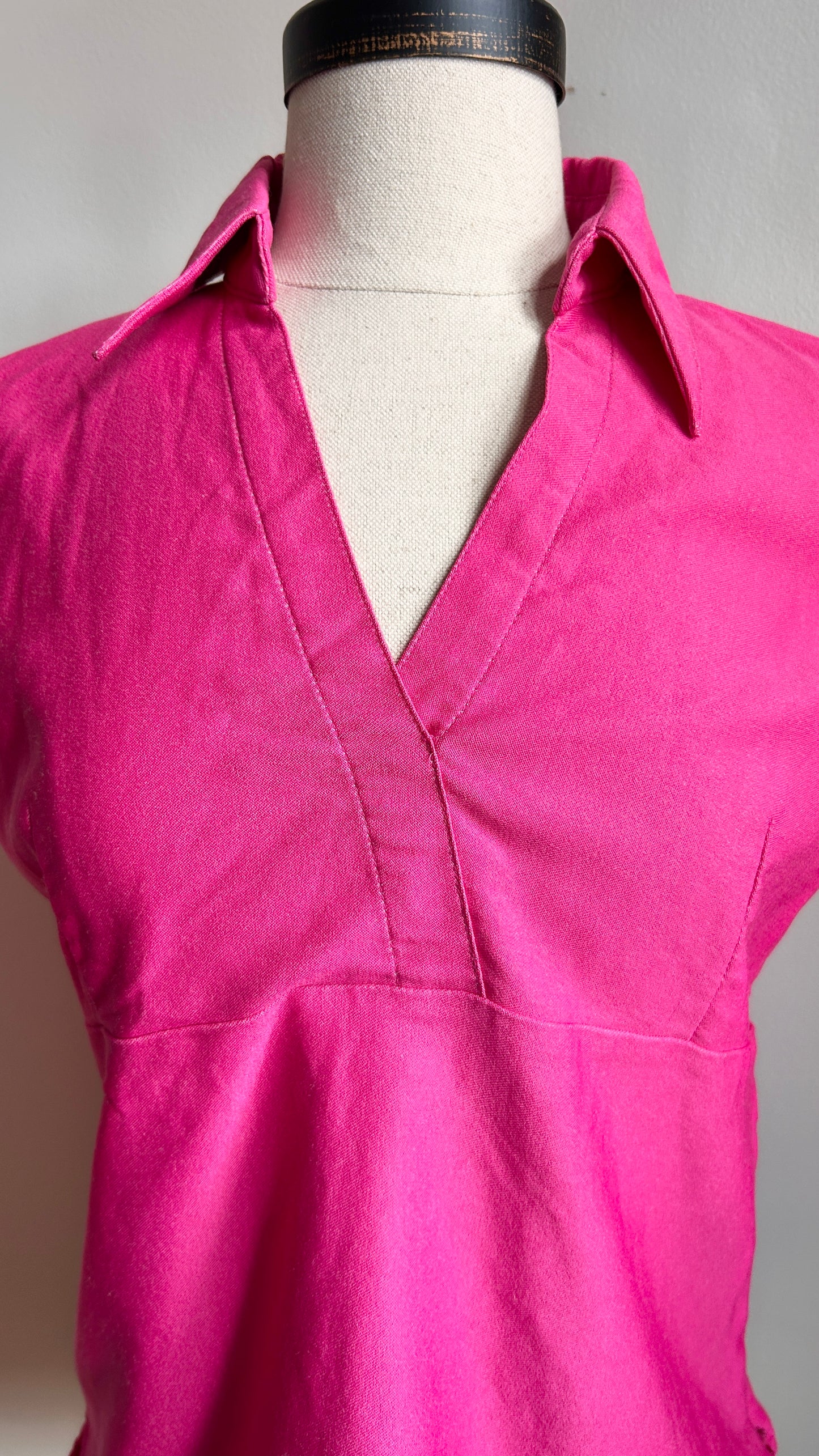 1990s pink v-neck tank top, sz. medium/large