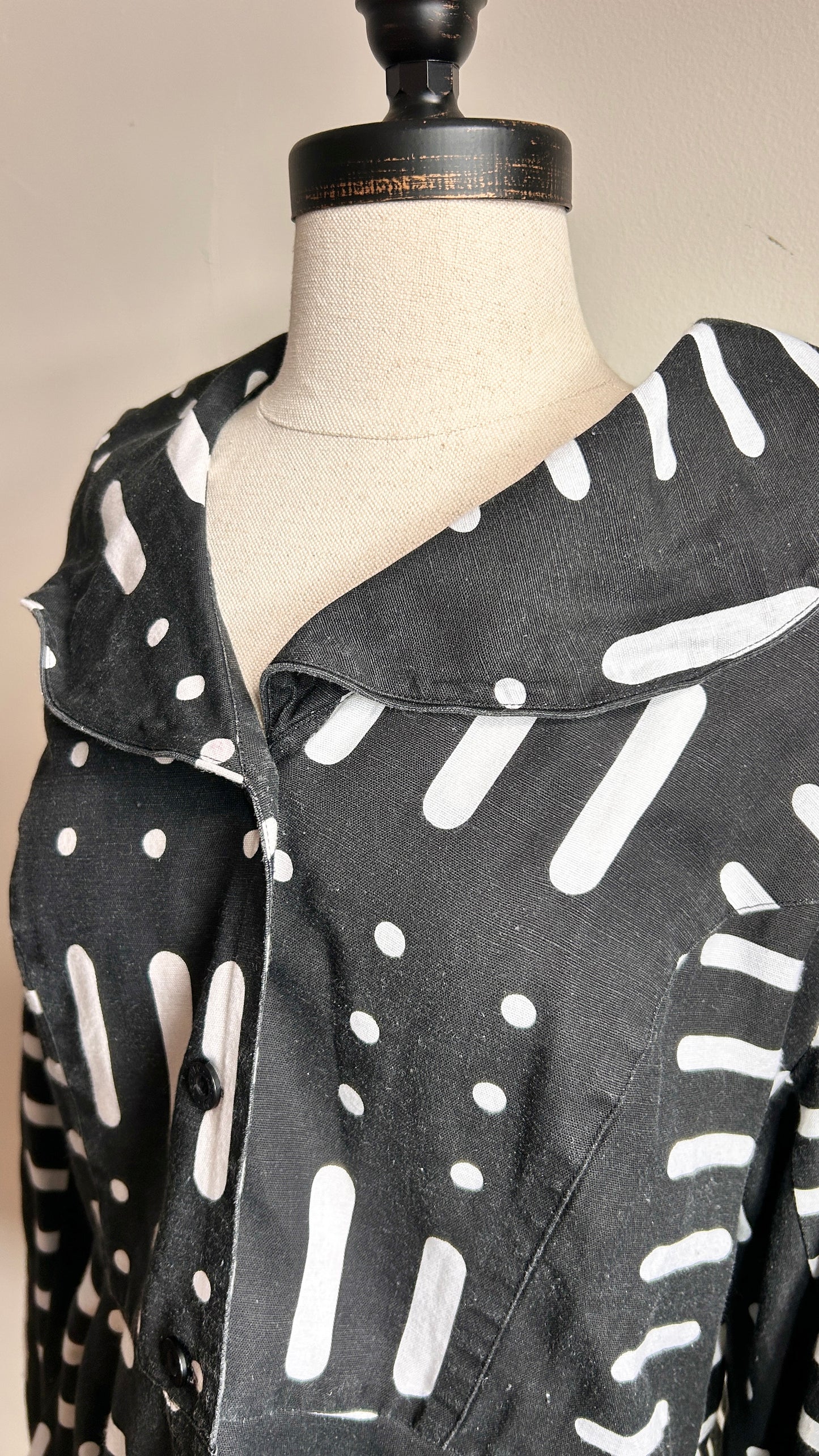 2000s black + white patterned peplum jacket, sz. large