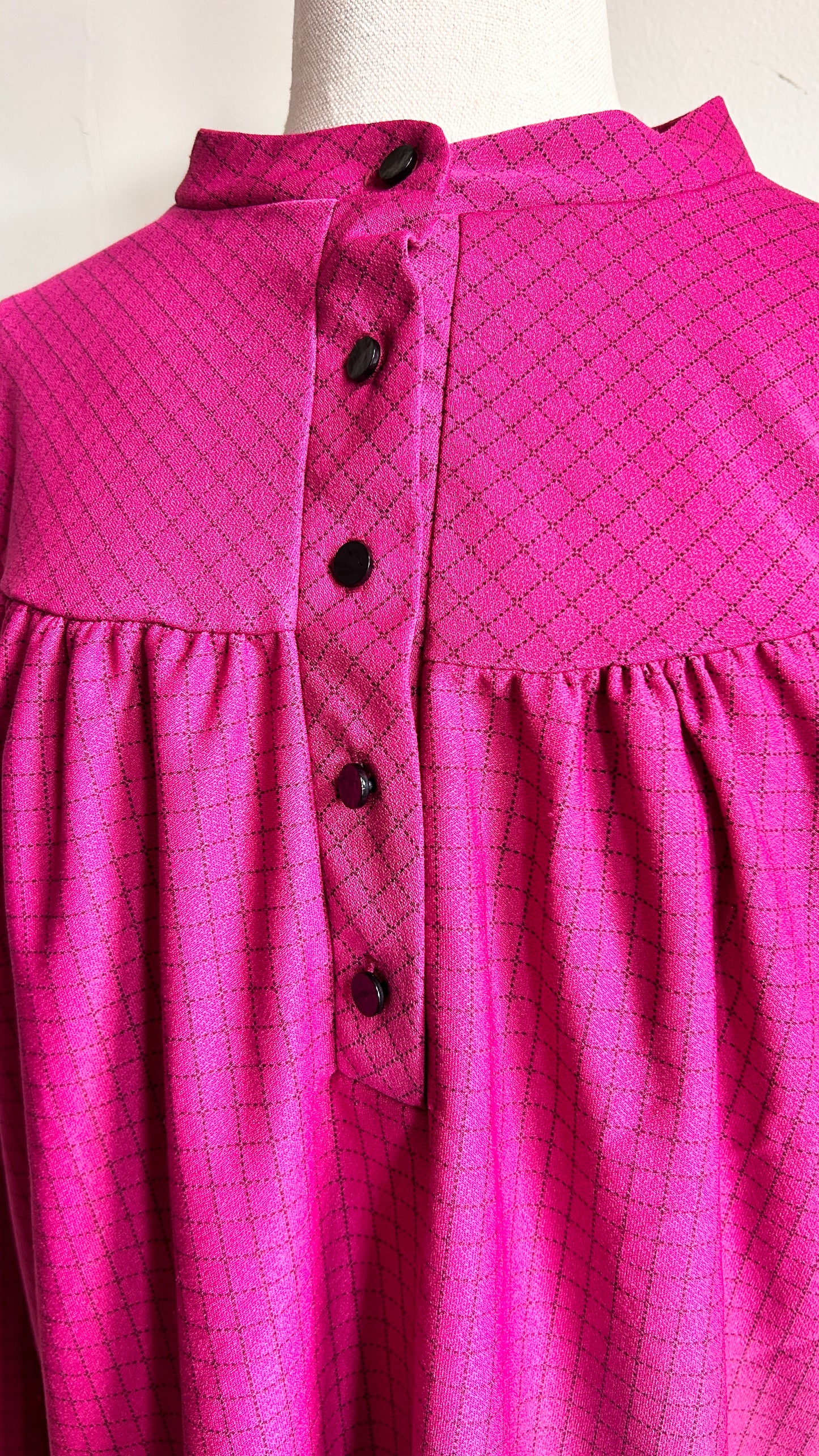 1980s magenta + black grid pattern blouse, sz. 3X