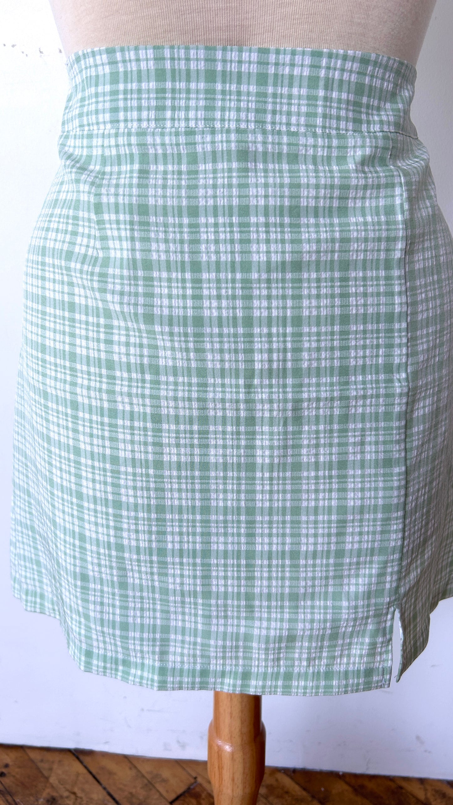 2000s mint green + white plaid mini skirt, sz. medium