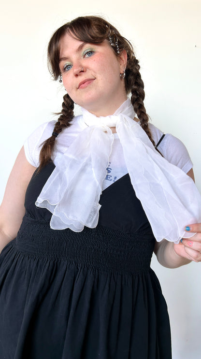 vintage white scalloped rectangle scarf