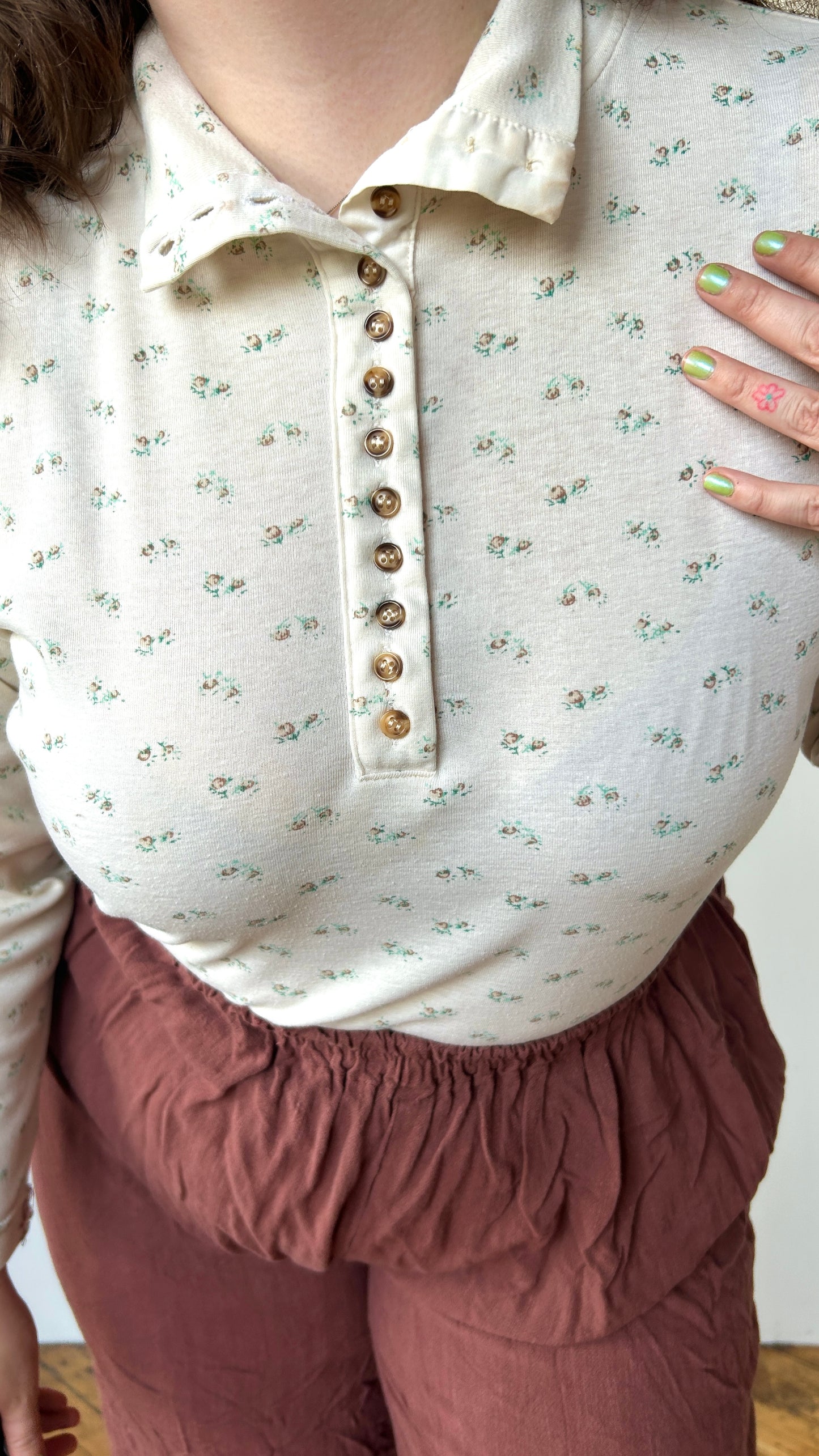 1980s cream ditsy floral henley top, sz. 1X/2X