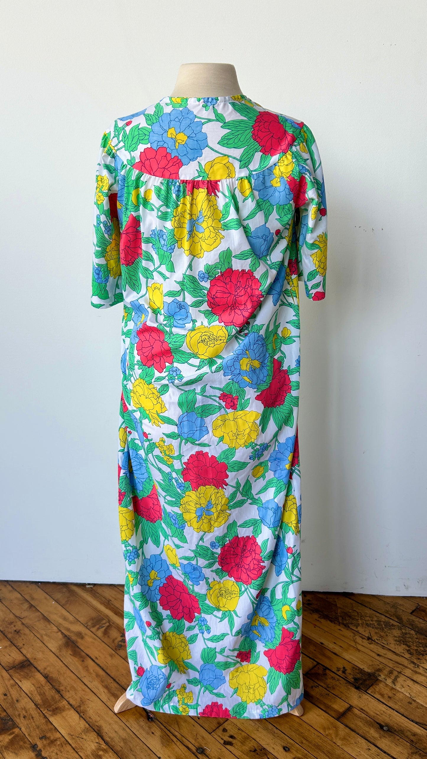 1960s colorful floral house dress, sz. medium