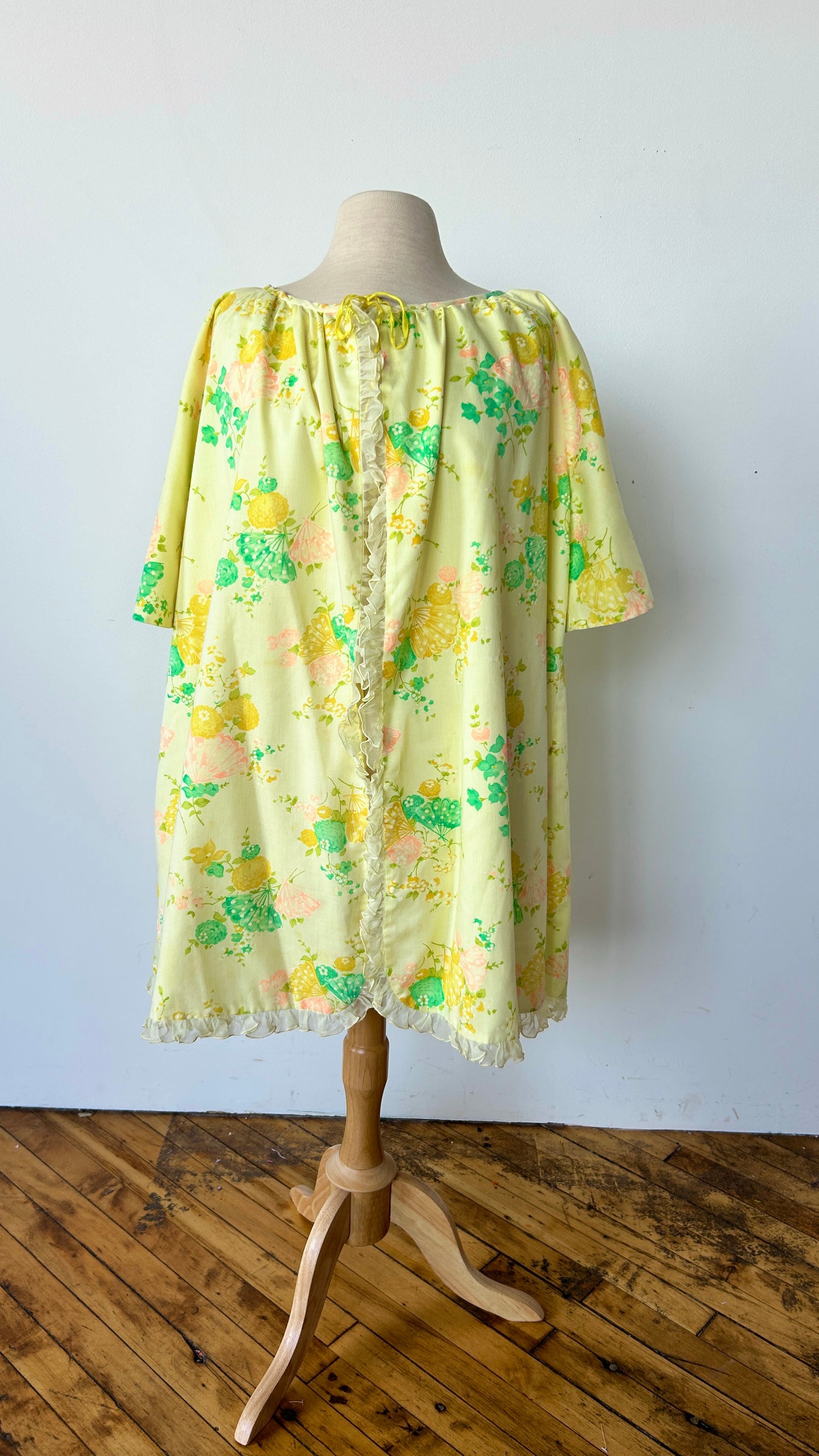 1960s yellow floral + fan house dress, sz. 1X/2X