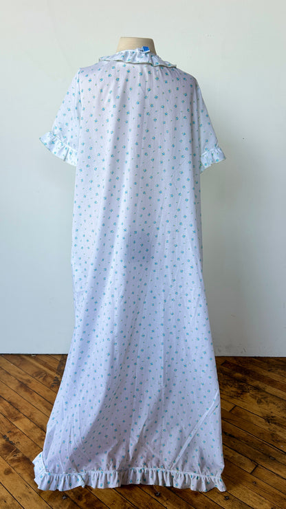 1960s white + blue ditsy floral ruffled robe, sz. XL