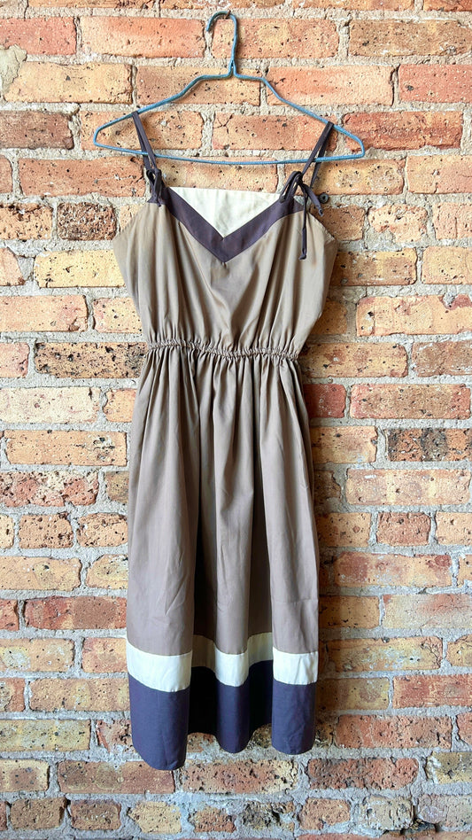 1970s grey fit-and-flare dress, sz. small