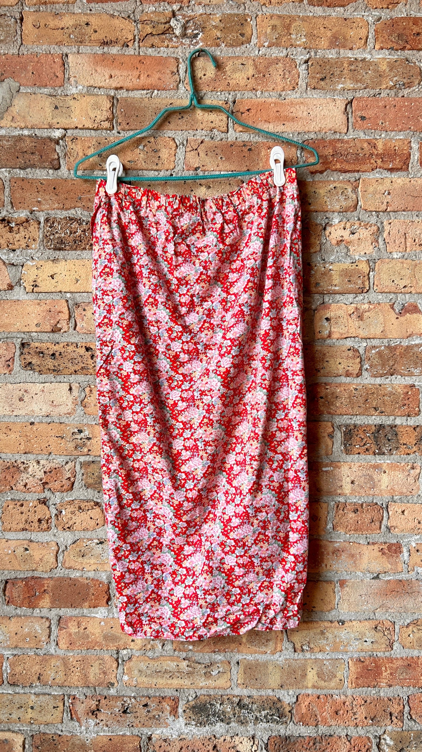 1980s red floral midi skirt, sz. medium